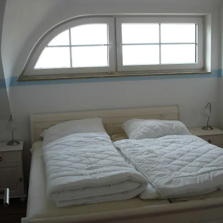 Holiday home Boddenblick Und Kranich *